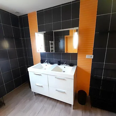 Recent - Billard - Babyfoot - Ping Pong - Mini Golf - Wifi - Jardin - Terrasse - 4 - 2 A 8 Personnes Chalet