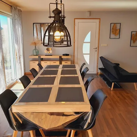 Recent - Billard - Babyfoot - Ping Pong - Mini Golf - Wifi - Jardin - Terrasse - 4 - 2 A 8 Personnes *