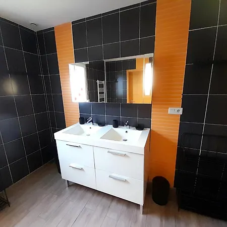 Recent - Billard - Babyfoot - Ping Pong - Mini Golf - Wifi - Jardin - Terrasse - 4 - 2 A 8 Personnes