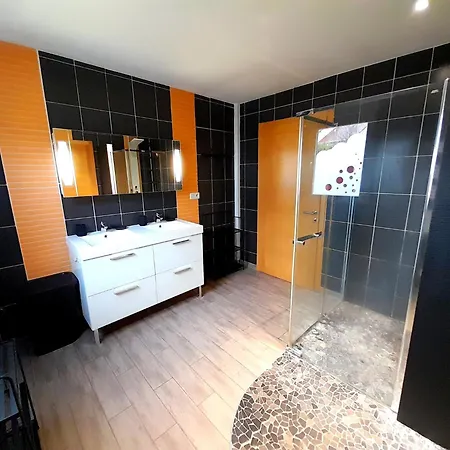 Recent - Billard - Babyfoot - Ping Pong - Mini Golf - Wifi - Jardin - Terrasse - 4 - 2 A 8 Personnes *