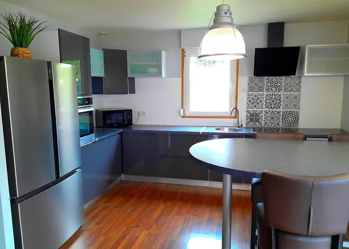 Recent - Billard - Babyfoot - Ping Pong - Mini Golf - Wifi - Jardin - Terrasse - 4 - 2 A 8 Personnes